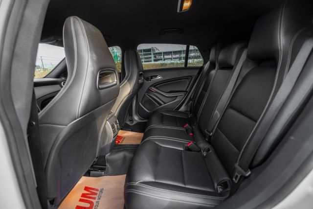 市場最低里程 小改後 內外氣氛漂亮  第12張相片