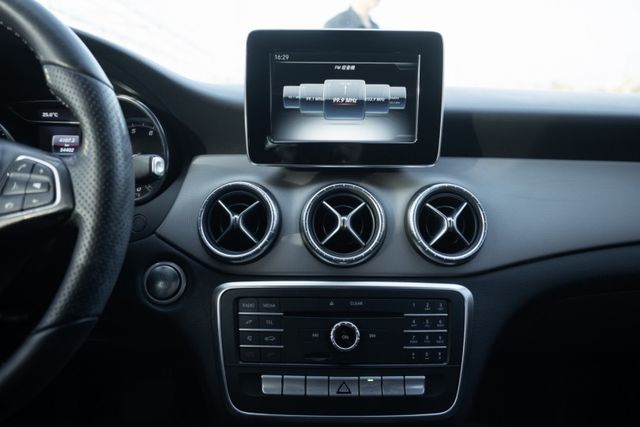 市場最低里程 小改後 內外氣氛漂亮  第19張相片