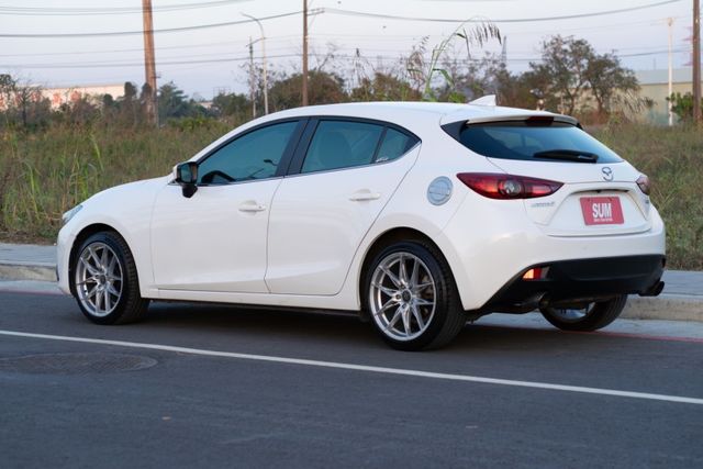 掀背靈活運用 定速巡航 藍牙通訊  第2張相片