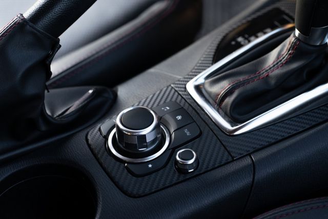 掀背靈活運用 定速巡航 藍牙通訊  第6張相片