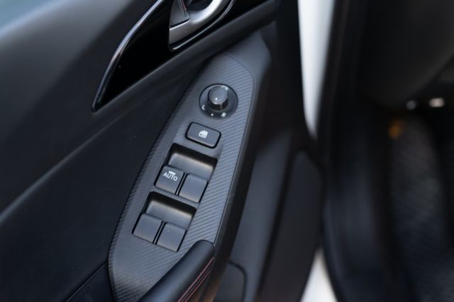 掀背靈活運用 定速巡航 藍牙通訊  第16張相片