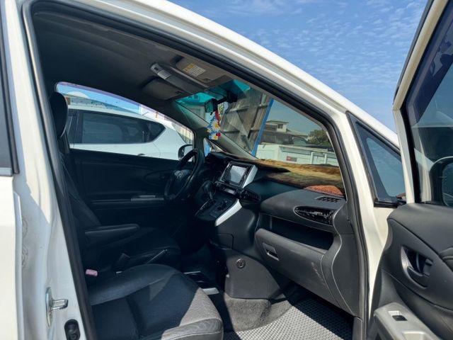 2011年 Toyota WISH 七人座 白  第9張相片