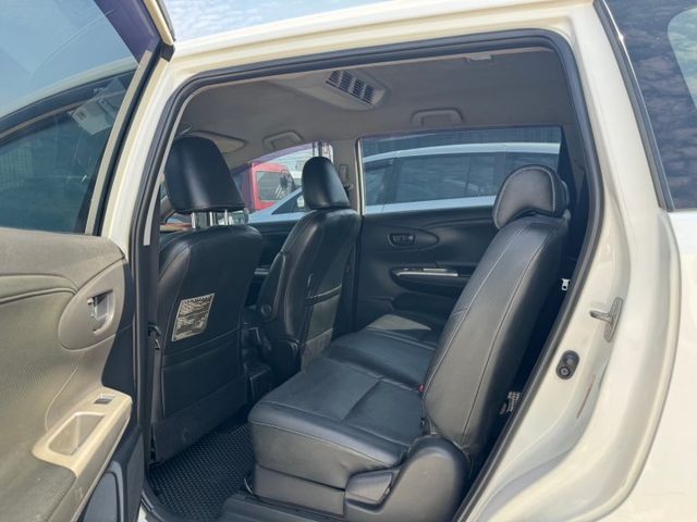 2011年 Toyota WISH 七人座 白  第11張相片