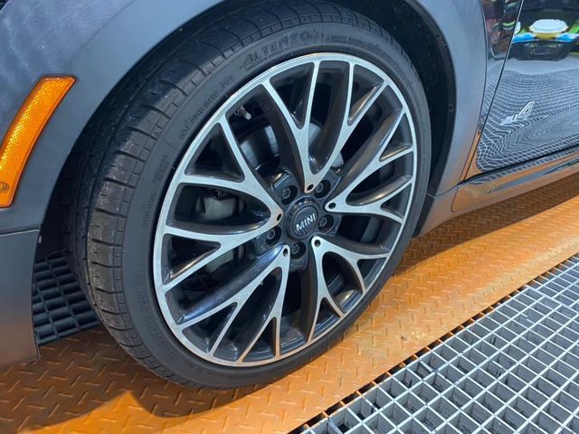 米你 小轎車省油 5們5座  第6張相片