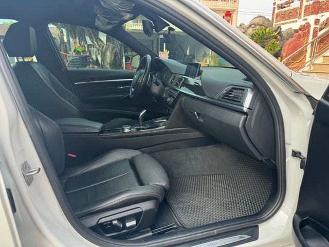 特別的年份.特別的BMW330i.省油.有力  第12張相片