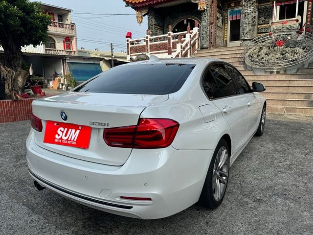 特別的年份.特別的BMW330i.省油.有力  第17張相片