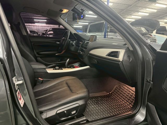 BMW 118i F20 金屬灰  第14張相片