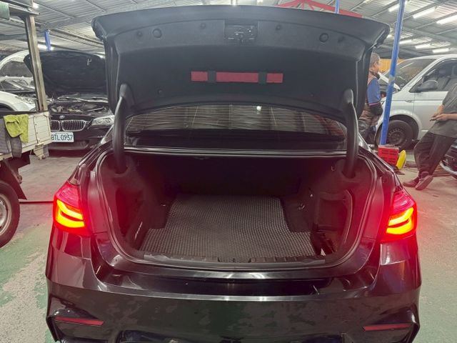 320 2000CC M包 牛角後視鏡 天使頭燈 M板卡钳  第9張相片
