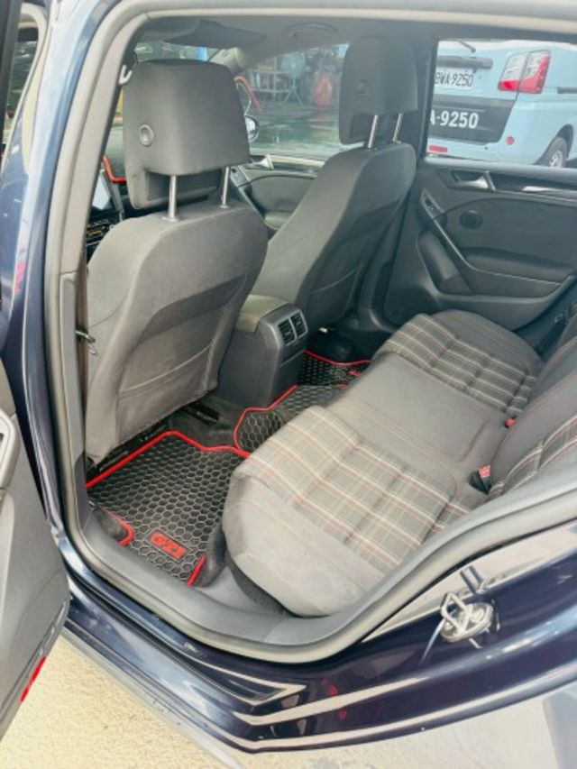 2012年/GTI/2.0L/漂亮的藍  第8張相片