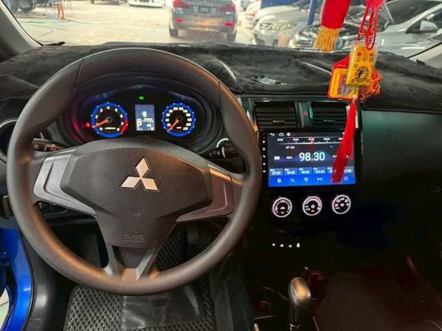 低里程/恆溫空調/免鑰匙/小車大空間/代步首選  第4張相片