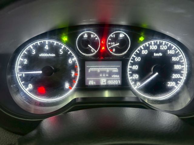 小車大空間/省油舒適首選/免鑰匙啟動/恆溫空調/方向盤影音控制/皮椅/鋁圈/後座出風口  第7張相片