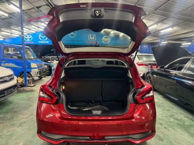 小車大空間/省油舒適首選/免鑰匙啟動/恆溫空調/方向盤影音控制/皮椅/鋁圈/後座出風口  第11張相片