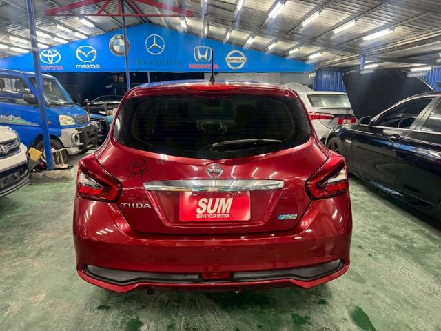 小車大空間/省油舒適首選/免鑰匙啟動/恆溫空調/方向盤影音控制/皮椅/鋁圈/後座出風口  第14張相片