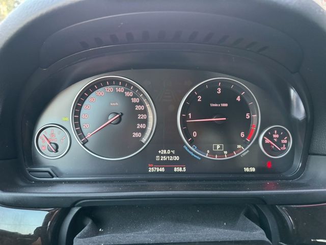 BMW總代理/520D/F10小改款/渦輪/電動座椅/免鑰匙啟動/換檔撥片/光感應頭燈/電動尾門  第5張相片