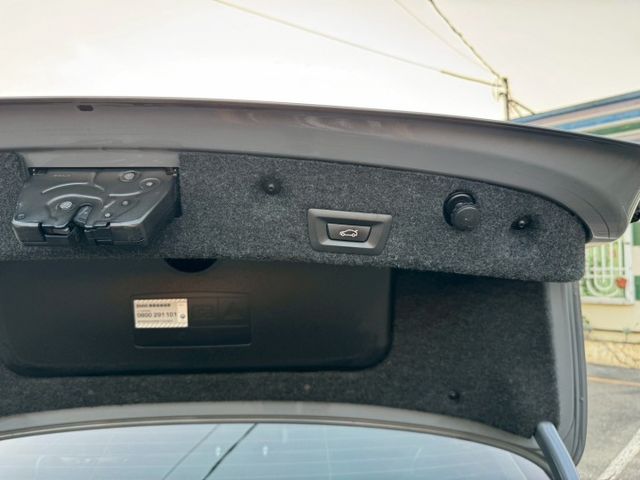 BMW總代理/520D/F10小改款/渦輪/電動座椅/免鑰匙啟動/換檔撥片/光感應頭燈/電動尾門  第10張相片