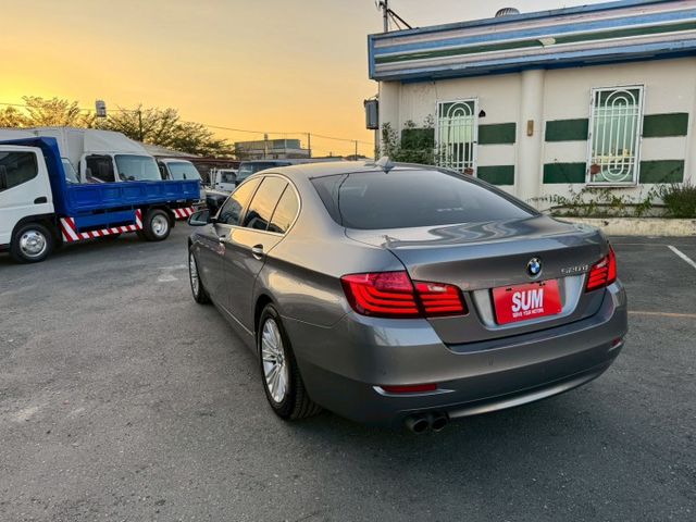 BMW總代理/520D/F10小改款/渦輪/電動座椅/免鑰匙啟動/換檔撥片/光感應頭燈/電動尾門  第12張相片