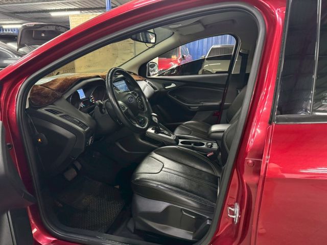 定速/導航/倒車顯影/前後雷達/恆溫空調/抬頭顯示器  第8張相片