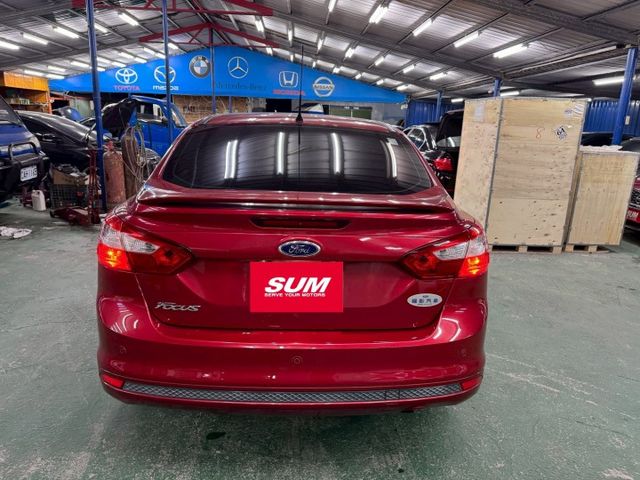 定速/導航/倒車顯影/前後雷達/恆溫空調/抬頭顯示器  第14張相片