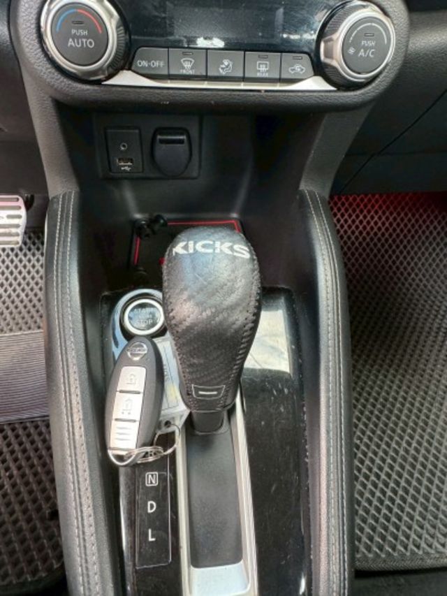 免鑰匙/摸門/定速/恆溫/車道偏離/盲點/360環景/摸門循跡/倒車顯影  第9張相片