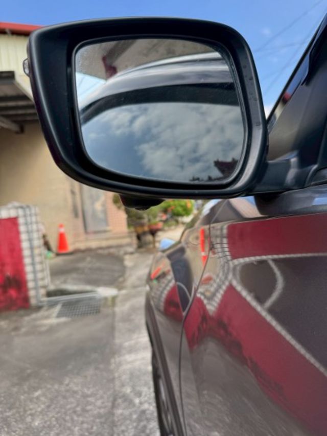 免鑰匙/摸門/定速/恆溫/車道偏離/盲點/360環景/摸門循跡/倒車顯影  第10張相片