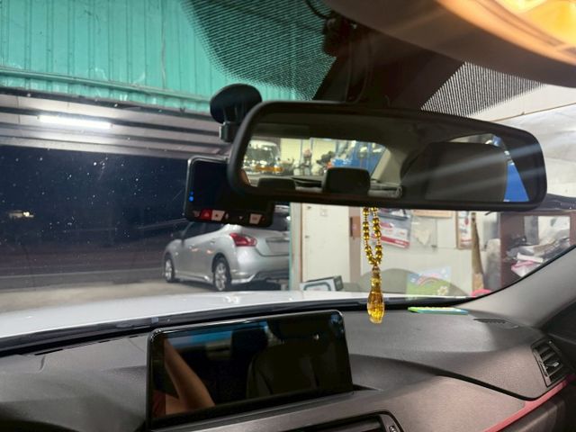 BMW/320I/M版/改避震器/年輕車款/便宜現況售  第7張相片