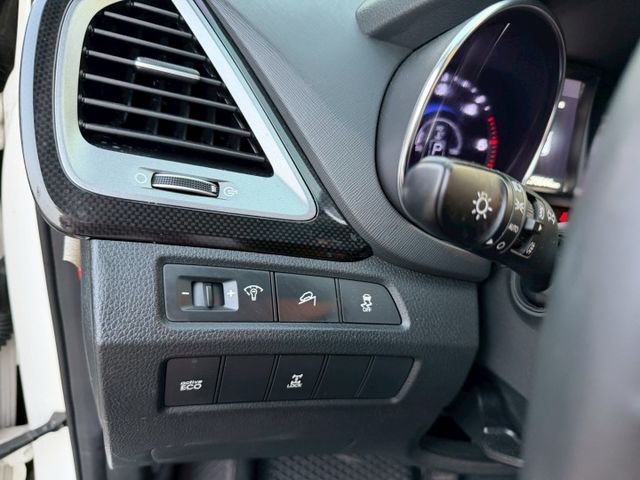 2015年/客貨兩用/定速巡航 /4WD/雙區恆溫/倒車影像/抬頭顯示器  第10張相片