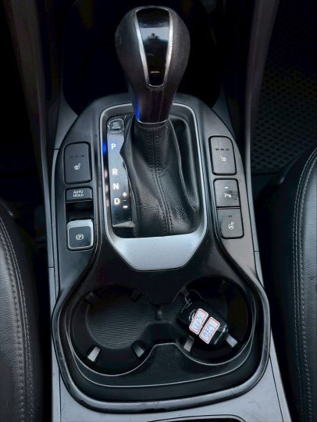 2015年/客貨兩用/定速巡航 /4WD/雙區恆溫/倒車影像/抬頭顯示器  第13張相片