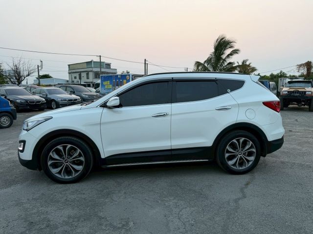 2015年/客貨兩用/定速巡航 /4WD/雙區恆溫/倒車影像/抬頭顯示器  第16張相片