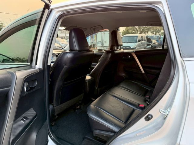 RAV4  第10張相片