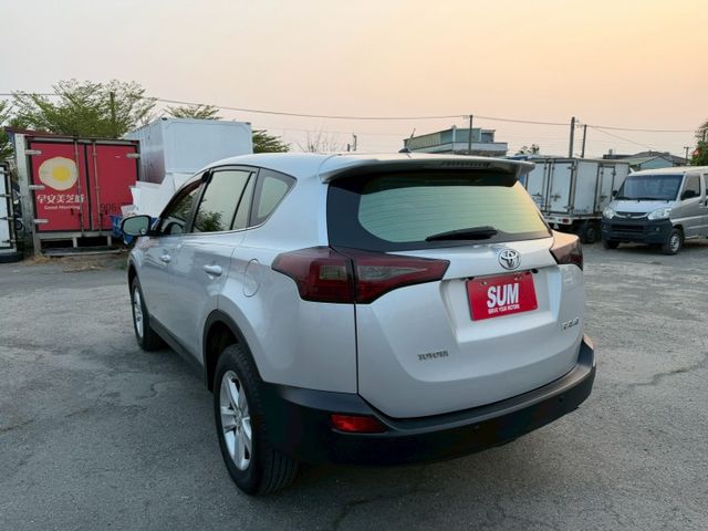 RAV4  第14張相片