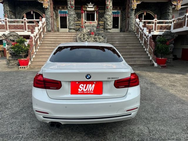 特別的年份.特別的BMW330i.省油.有力  第18張相片