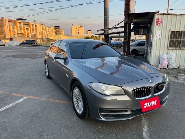 BMW總代理/520D/F10小改款/渦輪/電動座椅/免鑰匙啟動/換檔撥片/光感應頭燈/電動尾門  第2張相片