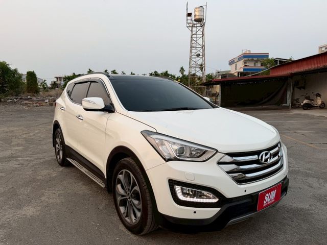 2015年/客貨兩用/定速巡航 /4WD/雙區恆溫/倒車影像/抬頭顯示器  第2張相片