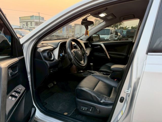 RAV4  第8張相片
