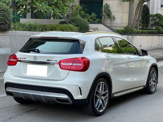 M-BENZ賓士 GLA45 AMG  第2張相片