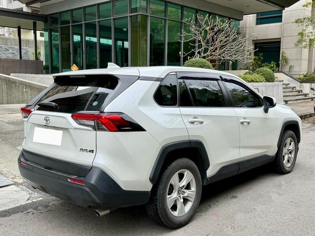 TOYOTA豐田 RAV4  第3張相片