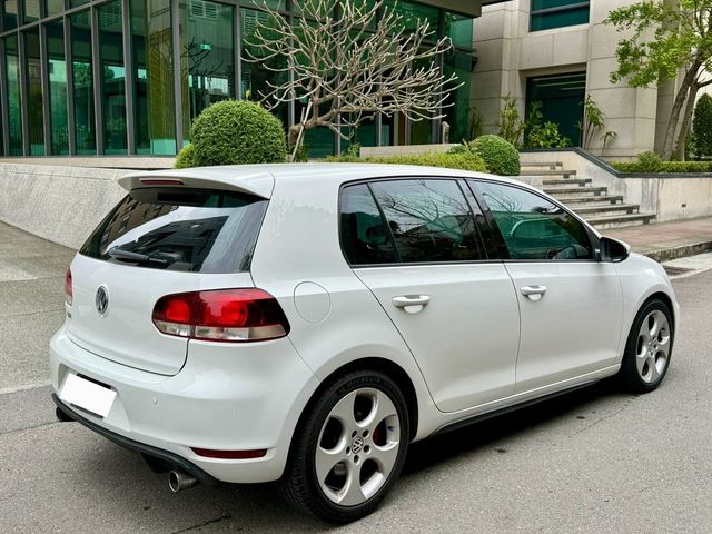 VOLKSWAGEN福斯 GOLF GTI  第7張相片