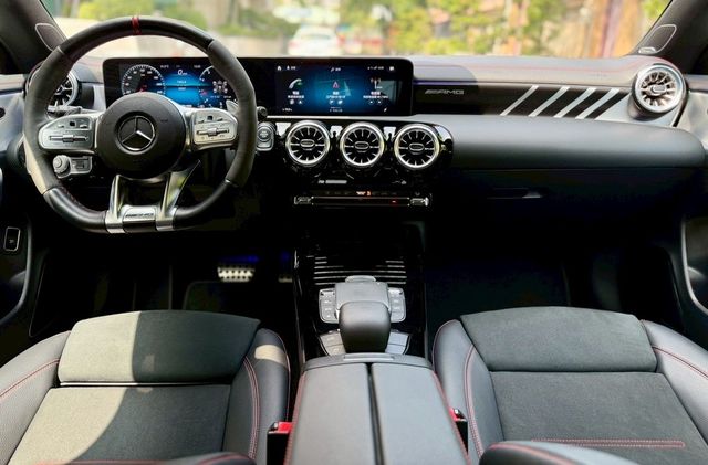 M-BENZ賓士 CLA35 AMG  第3張相片