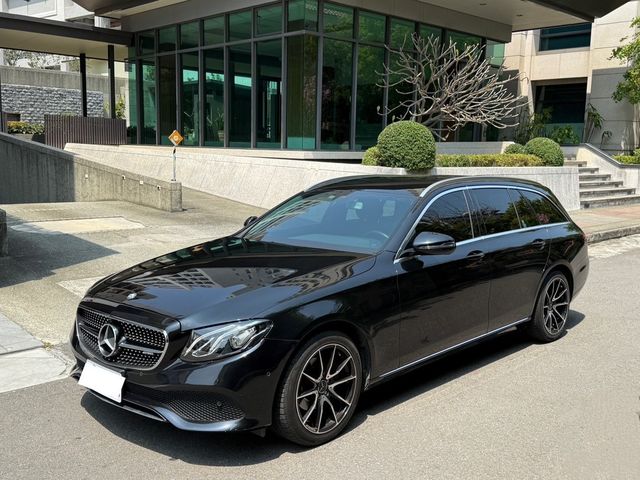 M-BENZ賓士 E220D  第1張相片