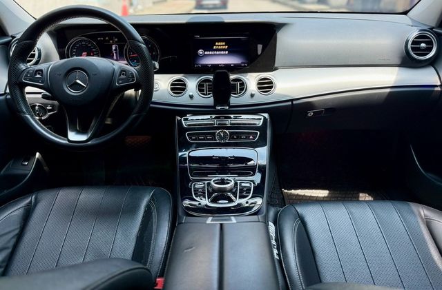 M-BENZ賓士 E220D  第3張相片
