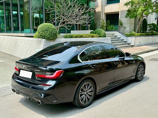 BMW寶馬 320I M SPORT  第2張相片