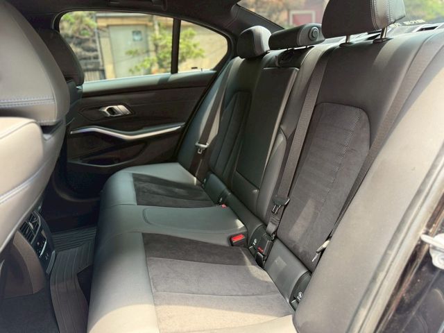 BMW寶馬 320I M SPORT  第5張相片