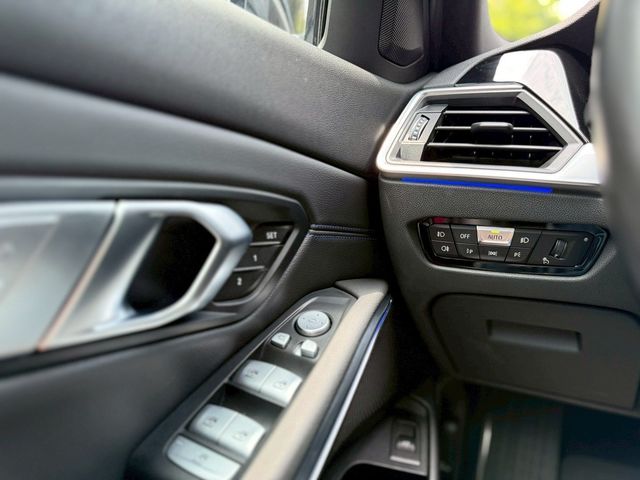 BMW寶馬 320I M SPORT  第9張相片