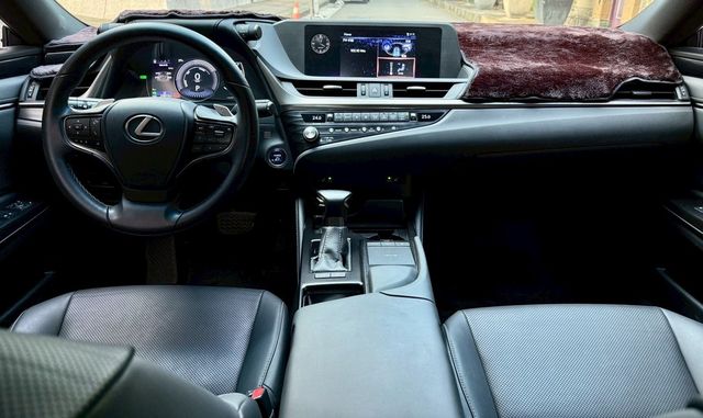 LEXUS凌志 ES300H  第3張相片