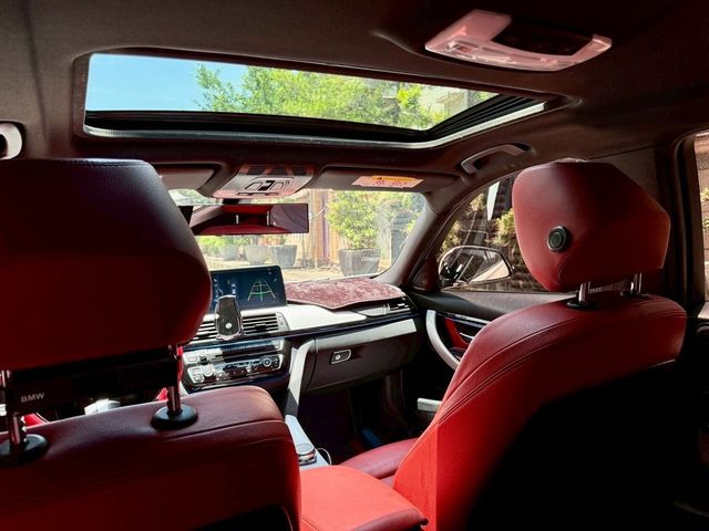 BMW寶馬 330I  第7張相片