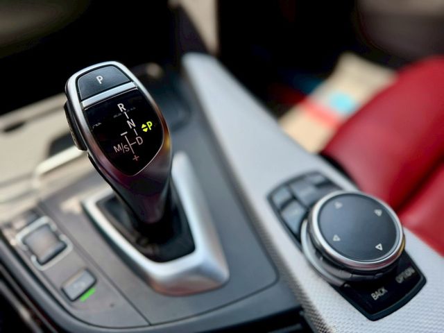 BMW寶馬 330I  第8張相片
