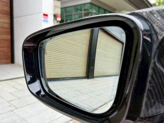 BMW寶馬 540I  第13張相片