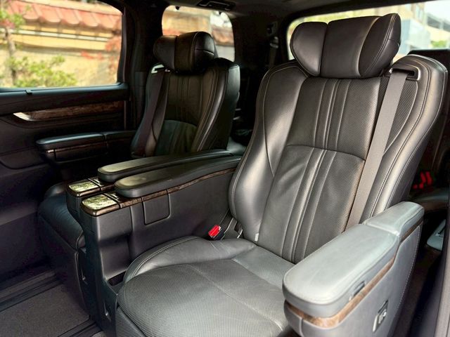 TOYOTA豐田 ALPHARD  第8張相片