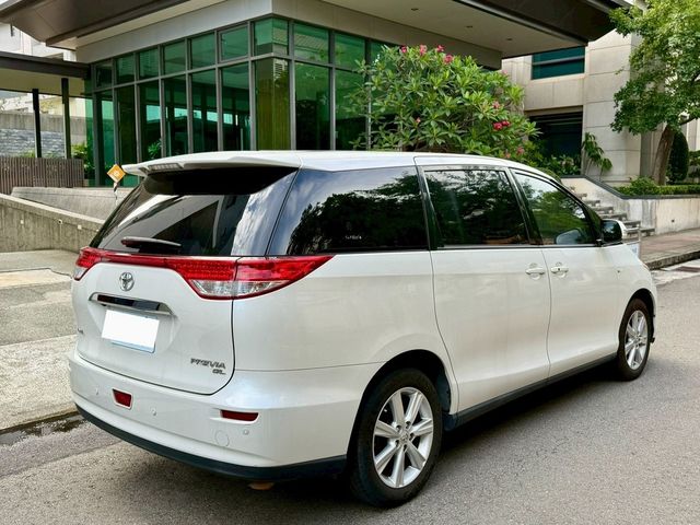 TOYOTA豐田 PREVIA  第2張相片