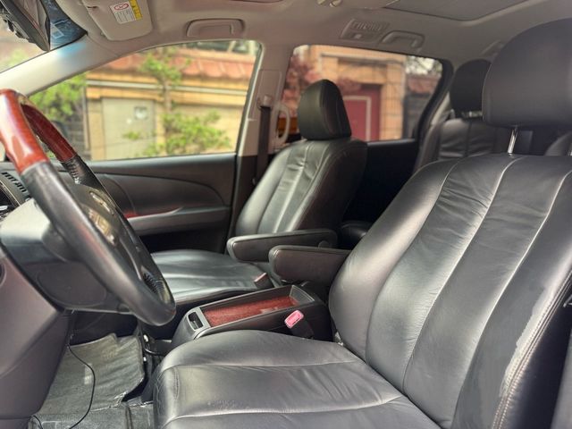 TOYOTA豐田 PREVIA  第4張相片